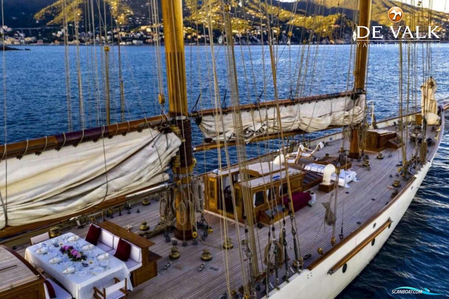 Schooner Classic Gaff