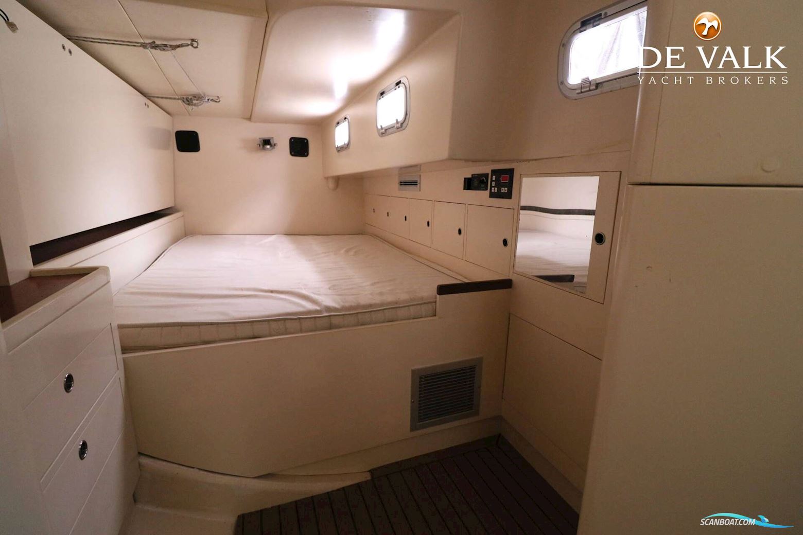 Simonis Voogd 63 with lift keel