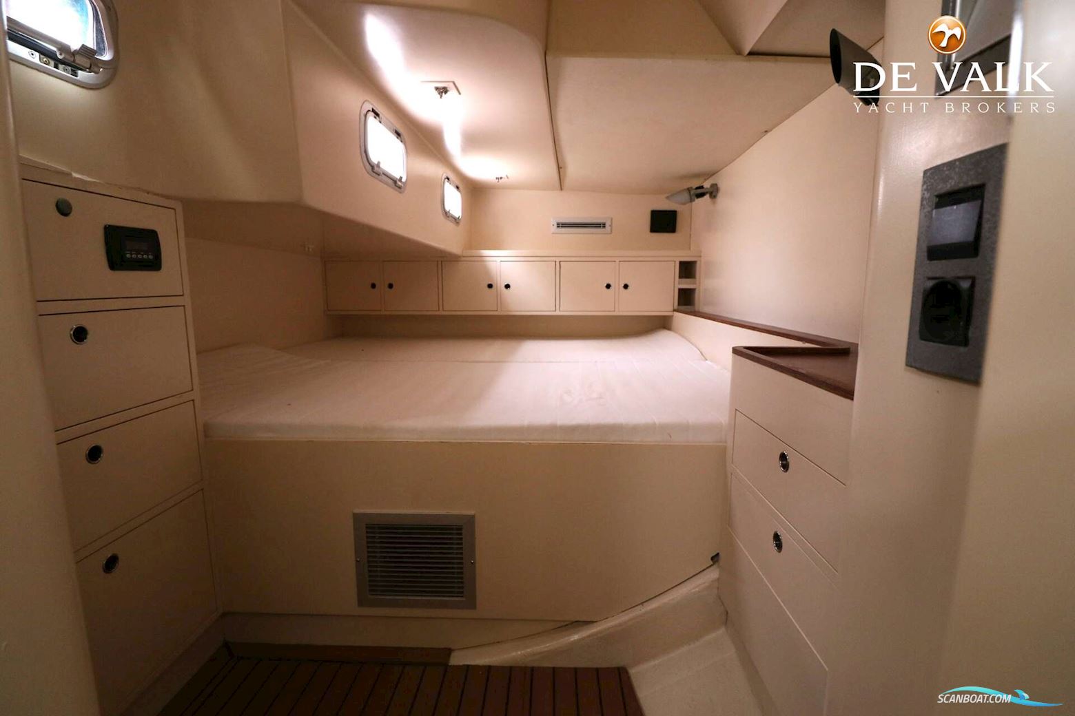 Simonis Voogd 63 with lift keel