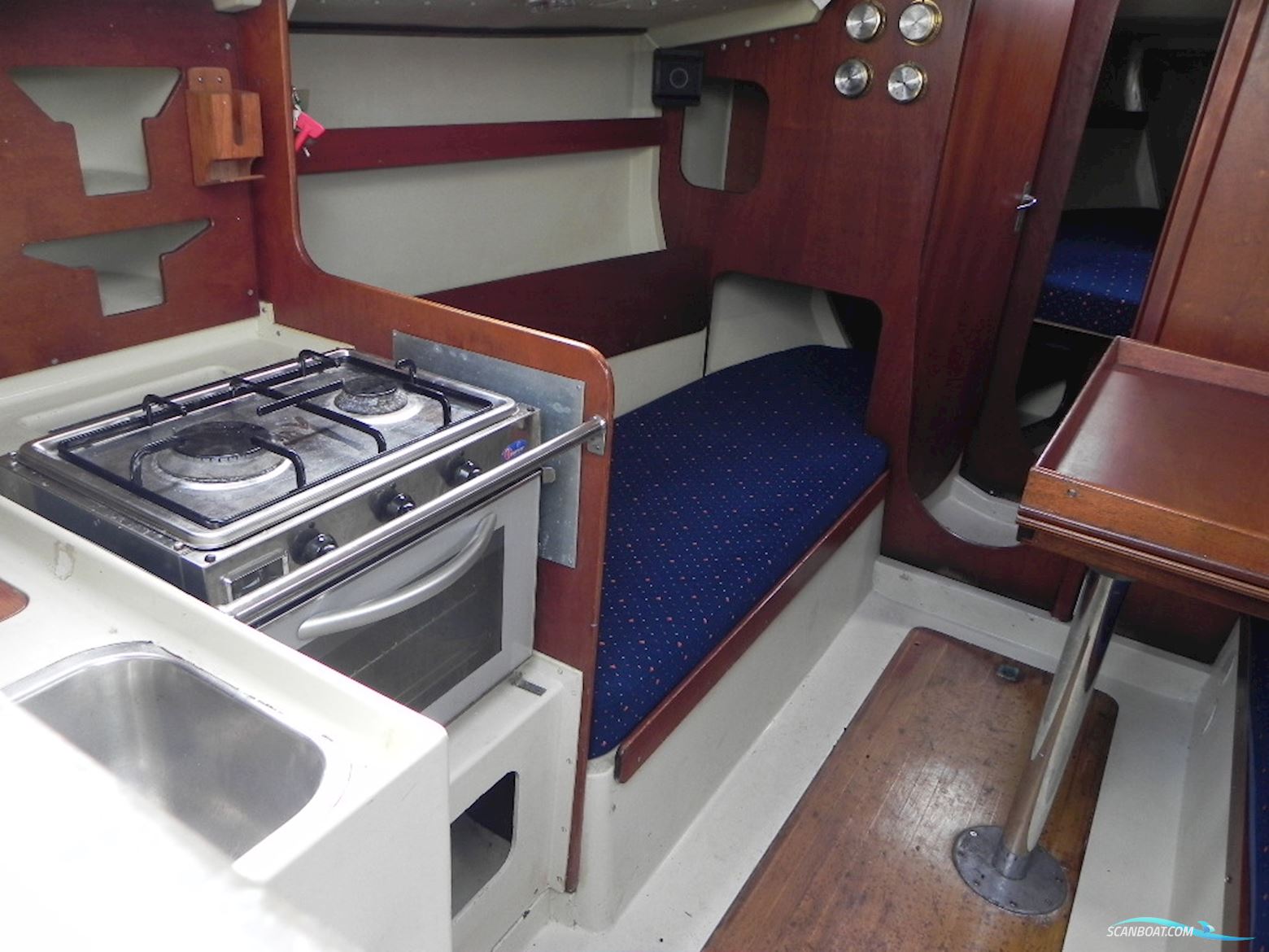 Standfast Loper 27