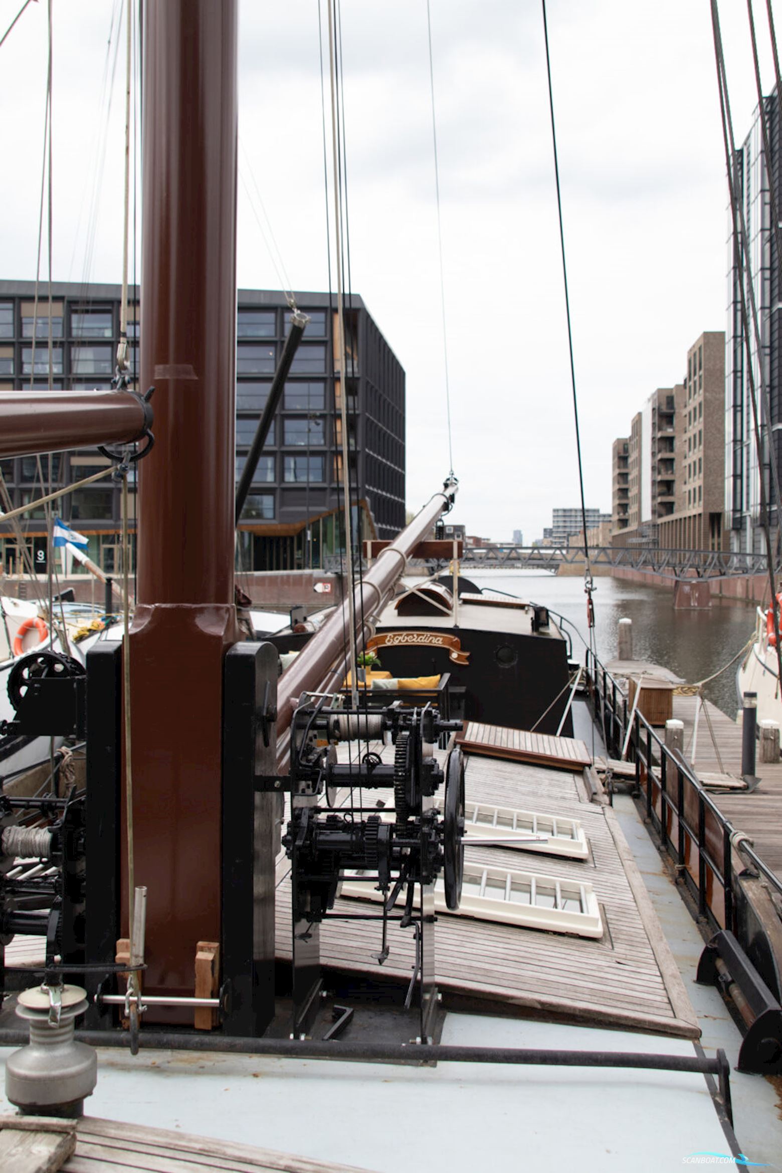 Stevenaak Zeilcharter geschikt als woonschip te koop