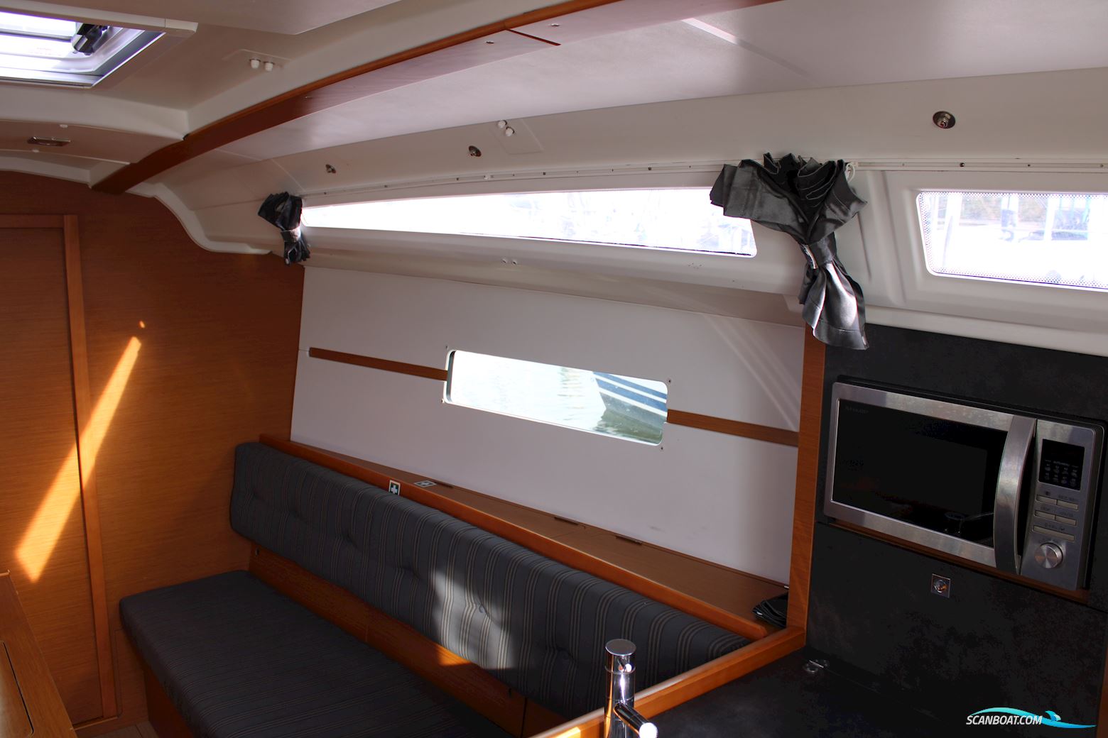 Sun Odyssey 349