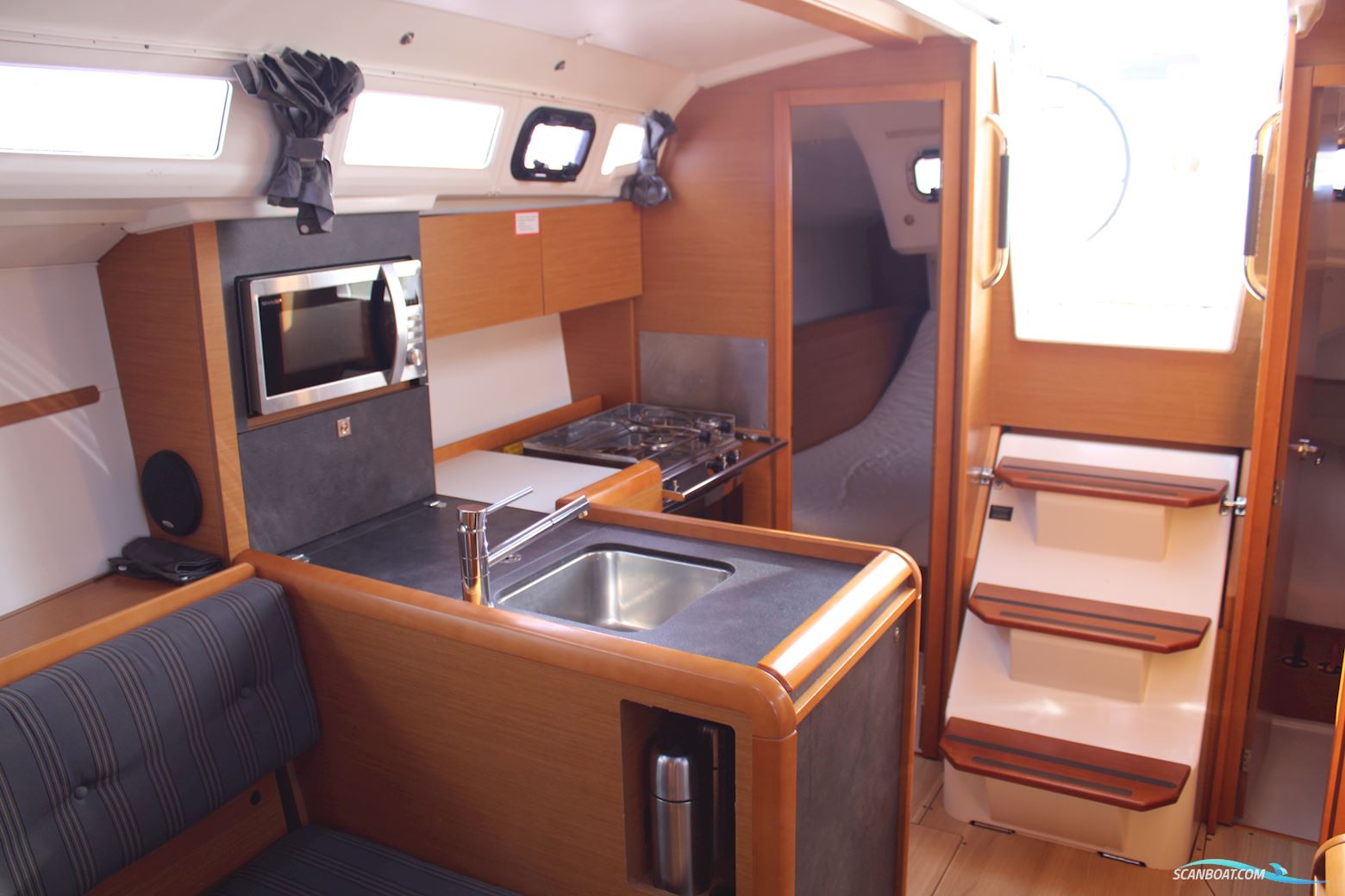 Sun Odyssey 349