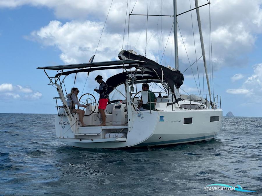 Sun Odyssey 440