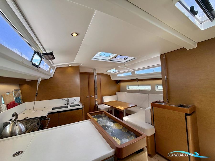 Sun Odyssey 440