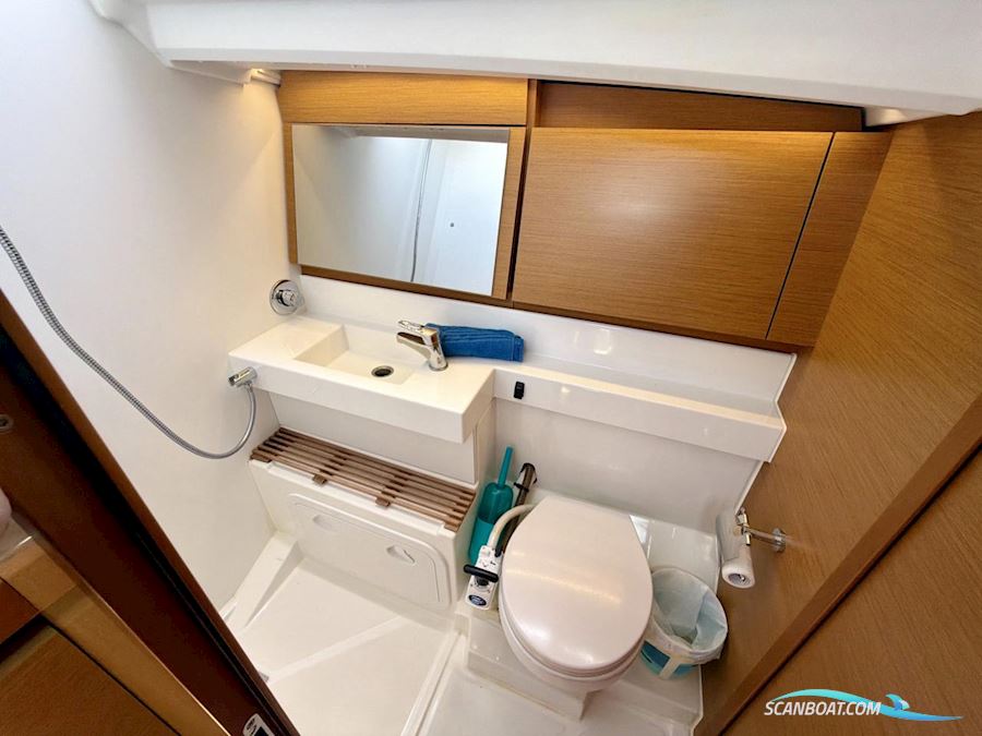 Sun Odyssey 440