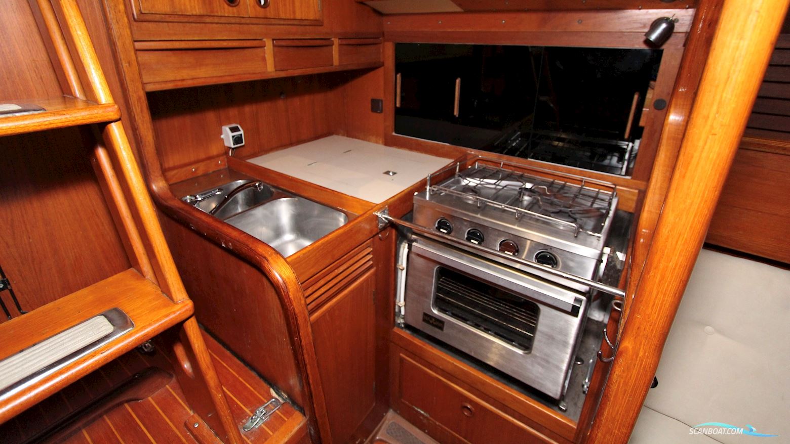 Swan 371