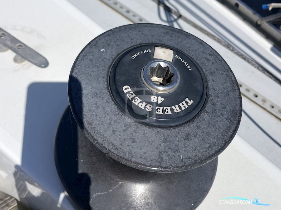 Swan 39