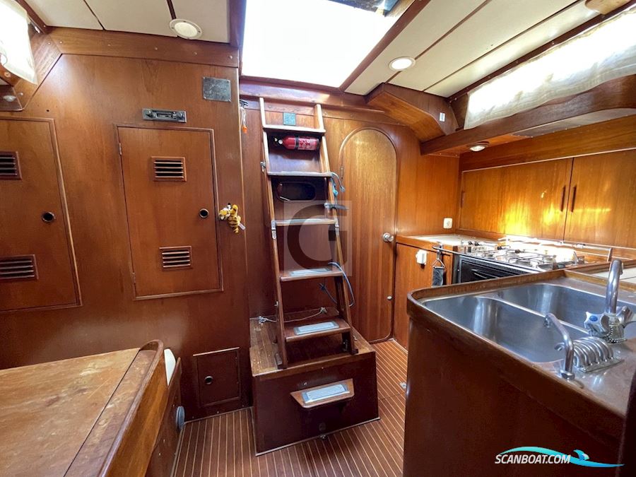 Swan 47