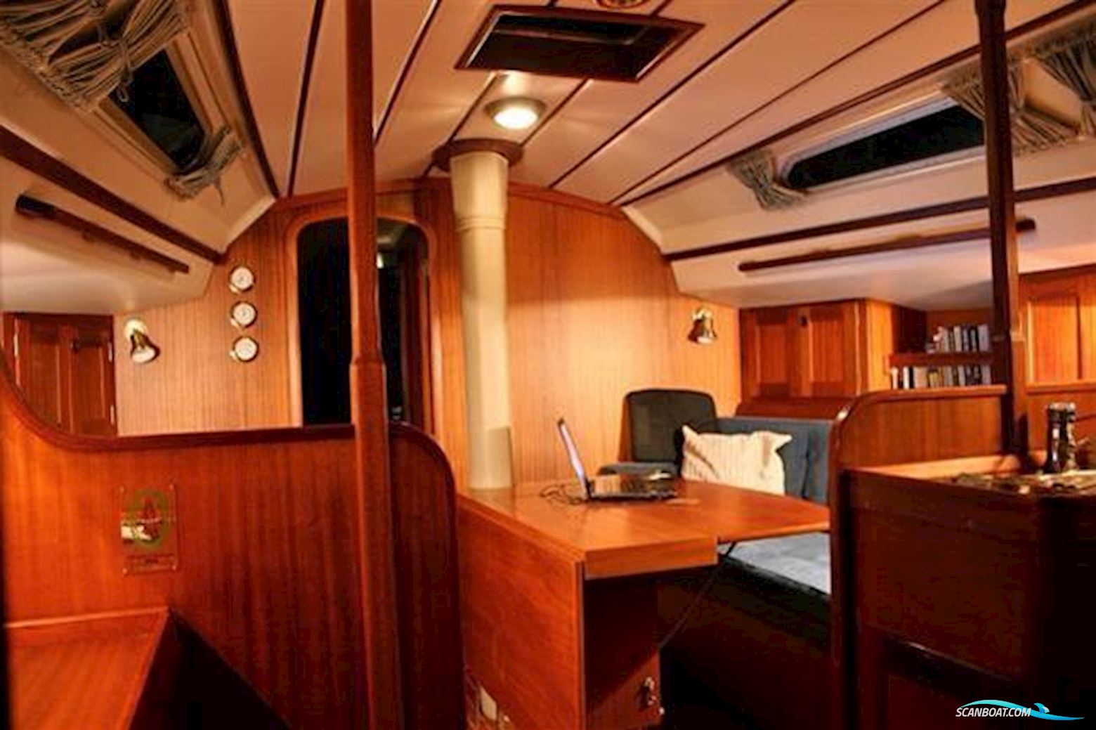 Sweden Yachts 340