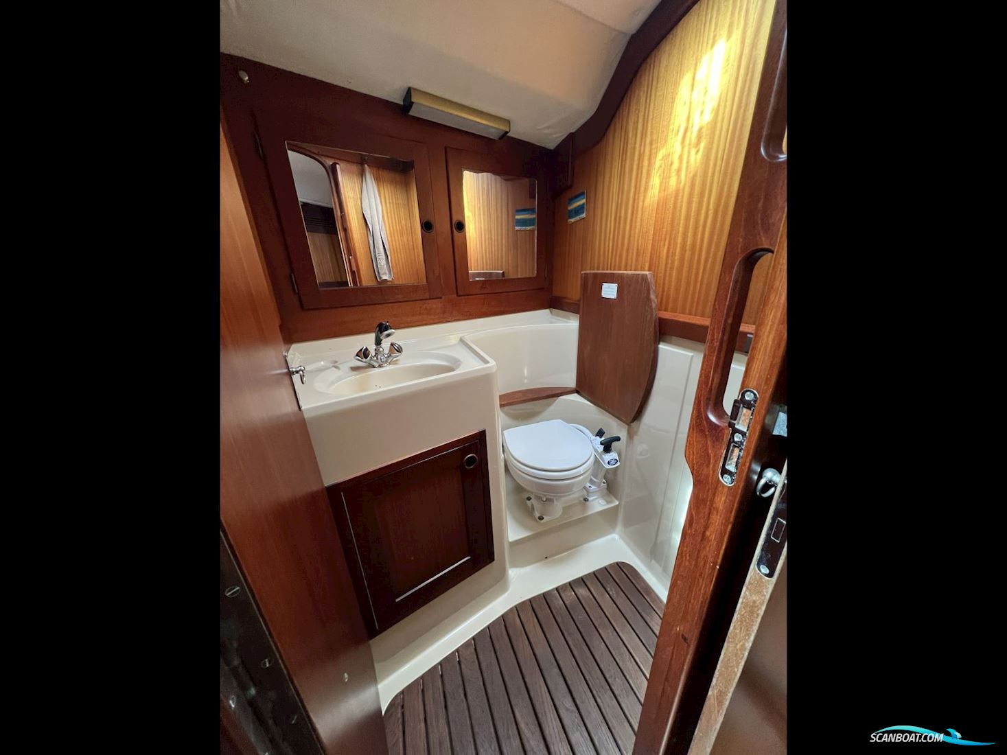 Sweden Yachts 38