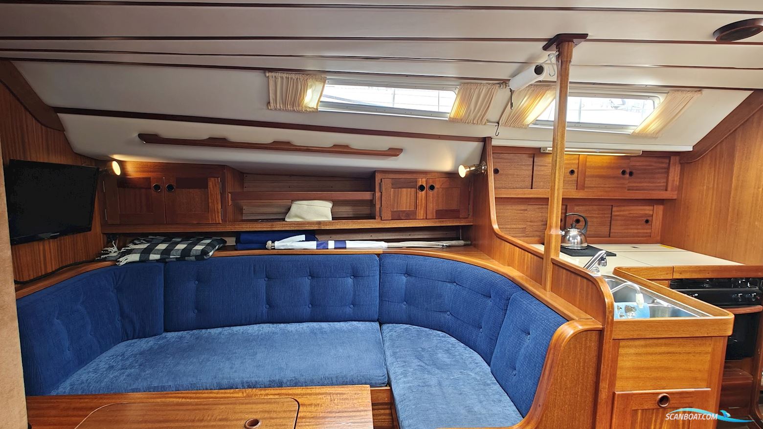 Sweden Yachts 38/3