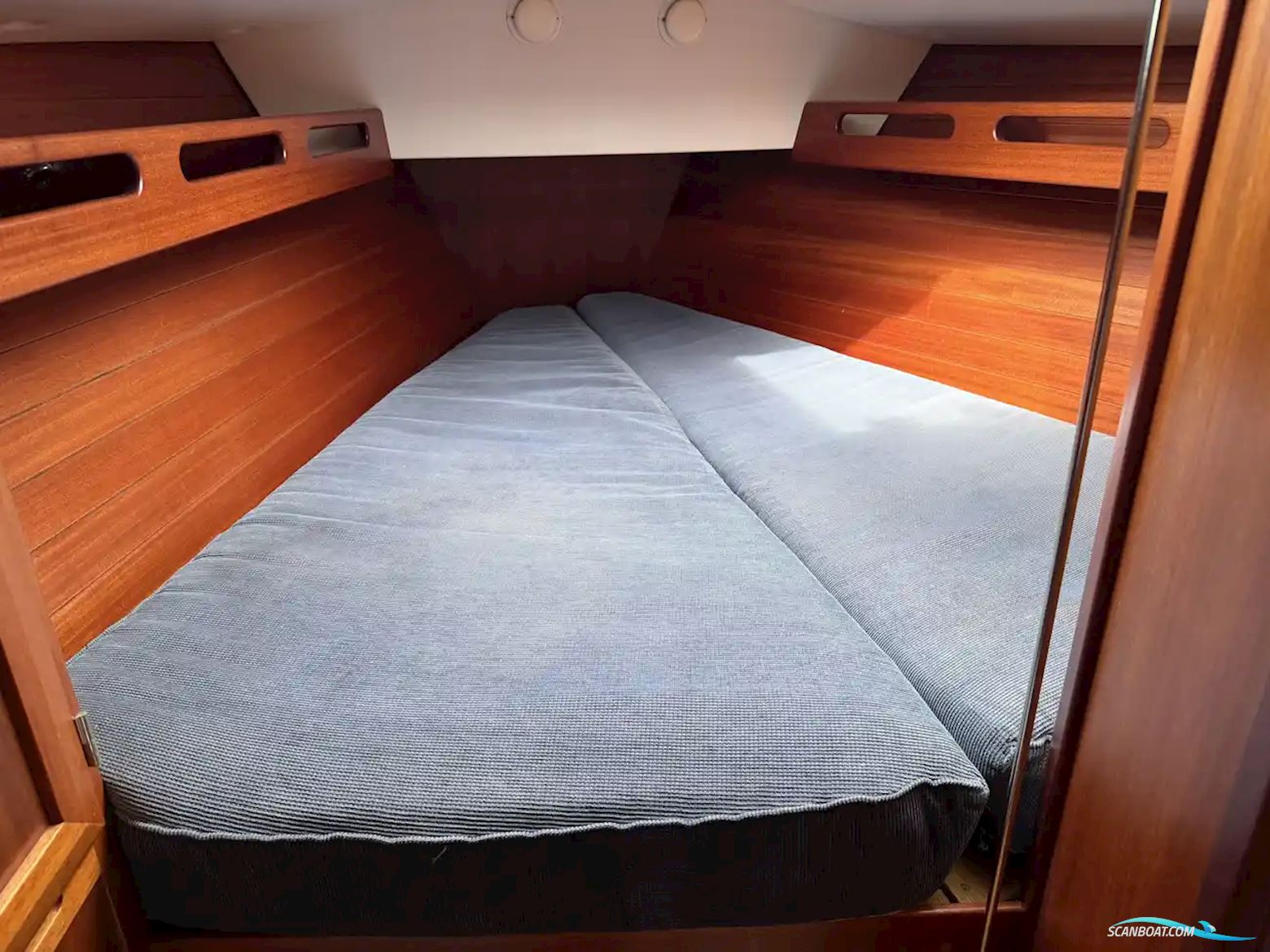Sweden Yachts 390