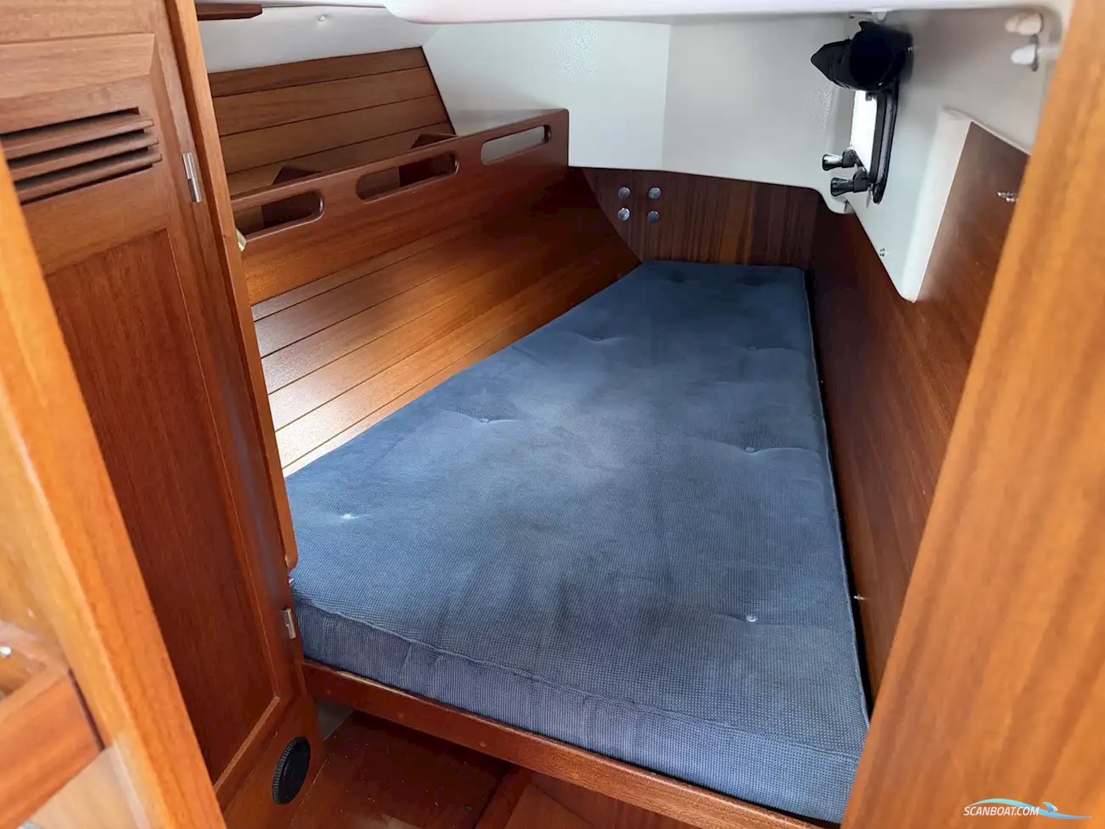 Sweden Yachts 390
