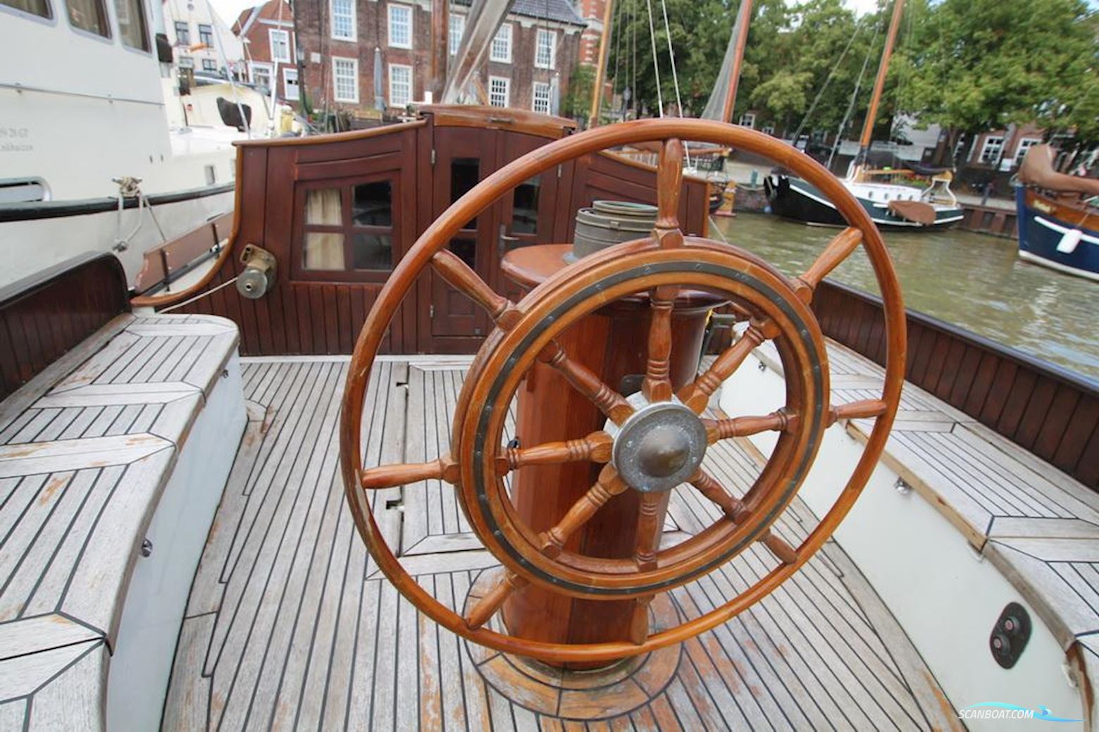 Traditional Platbodem