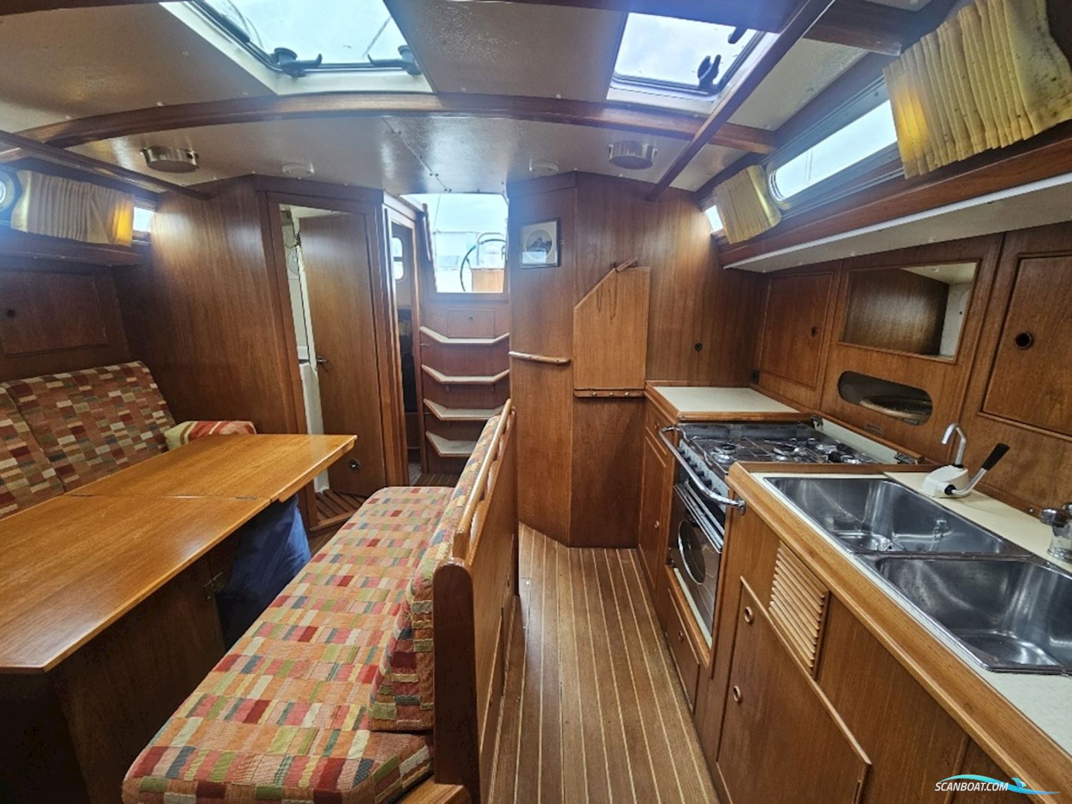 Trident Marine Warrior 38
