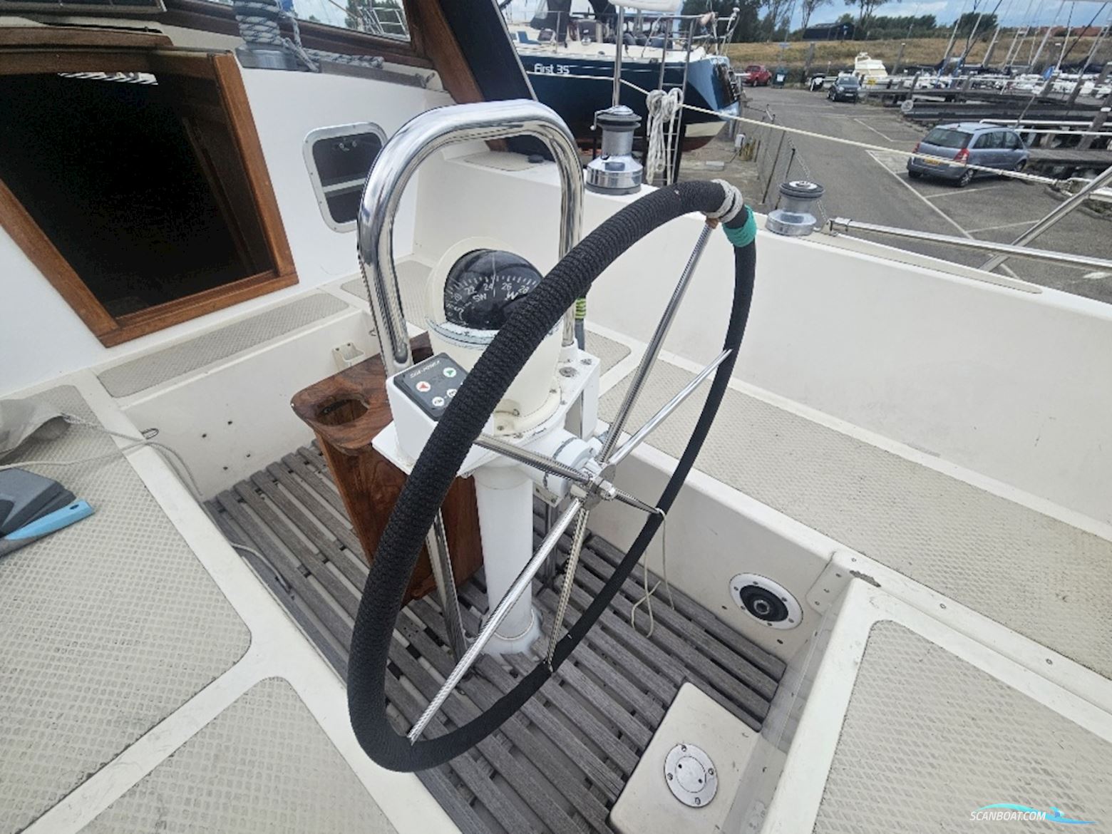 Trident Marine Warrior 38