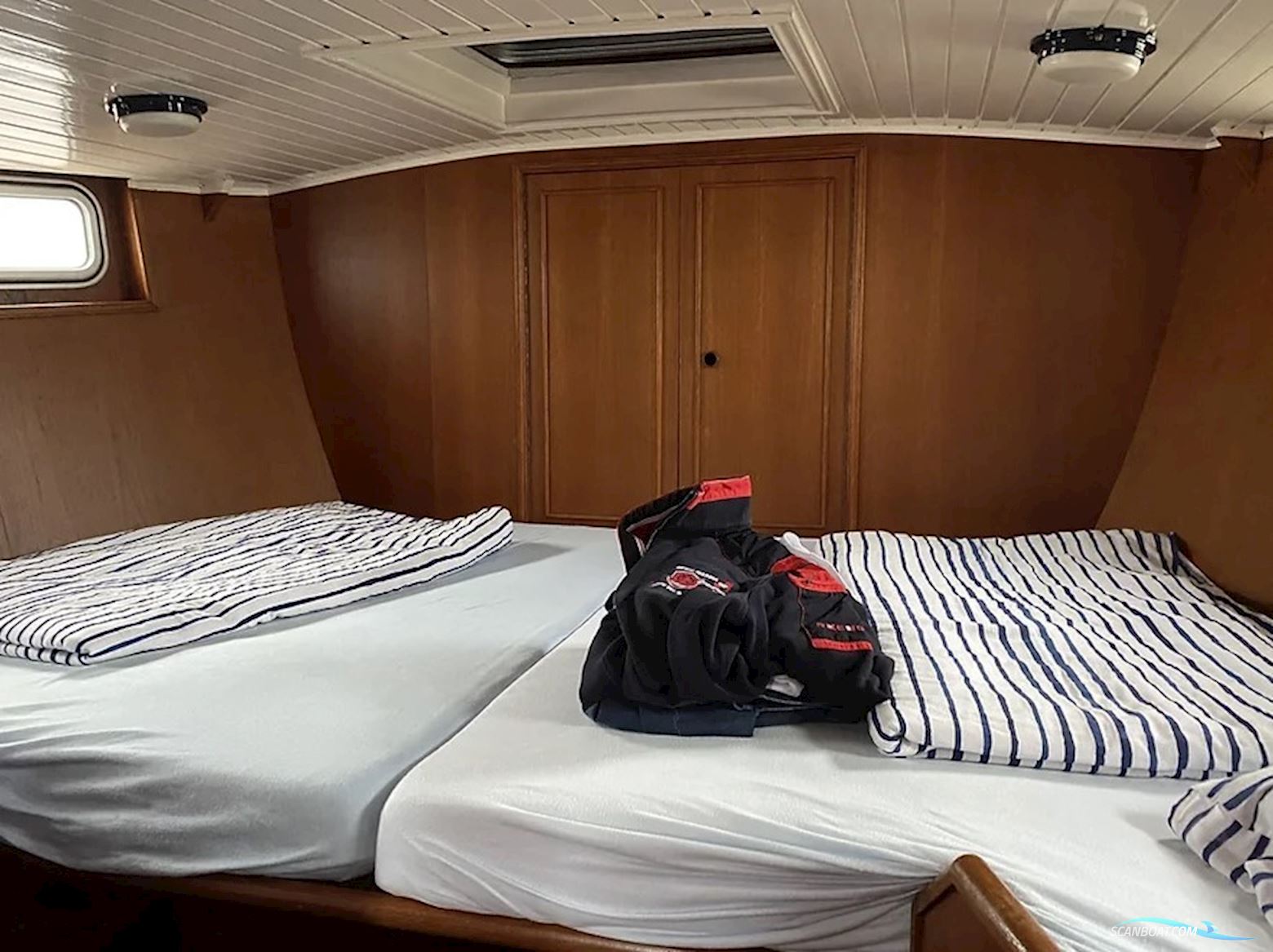 van de Stadt 44 Center Cockpit