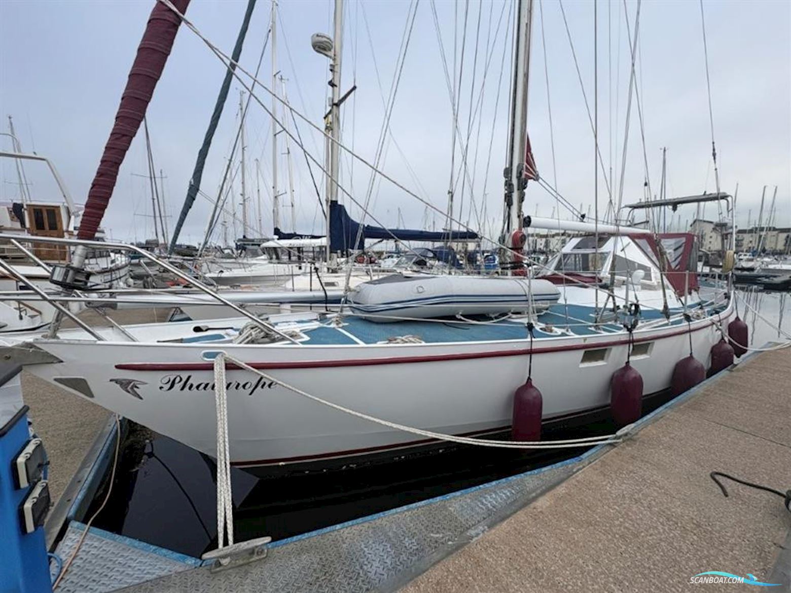 Van de Stadt Falco 42