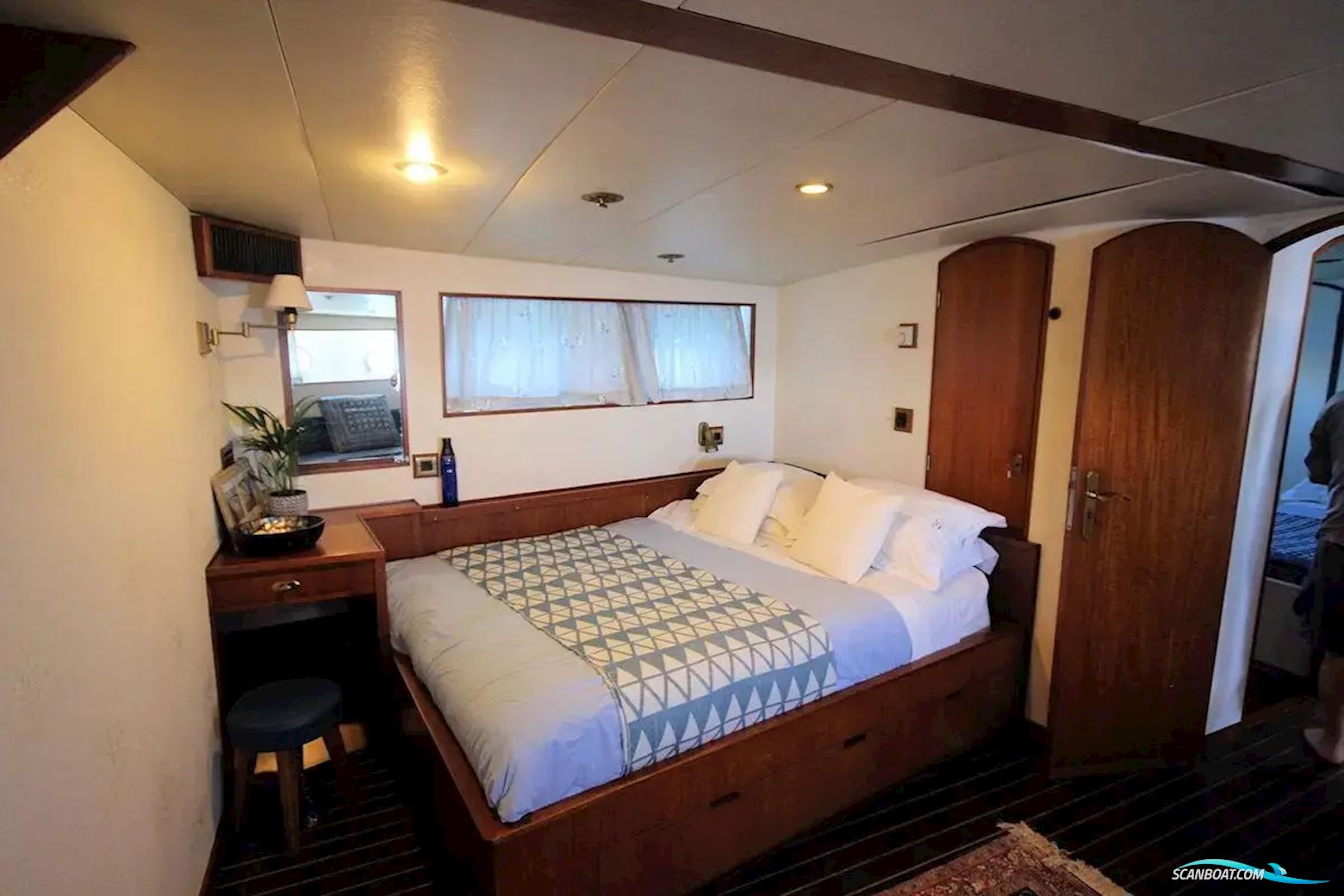 VAN DEN AKKER Motorsailer