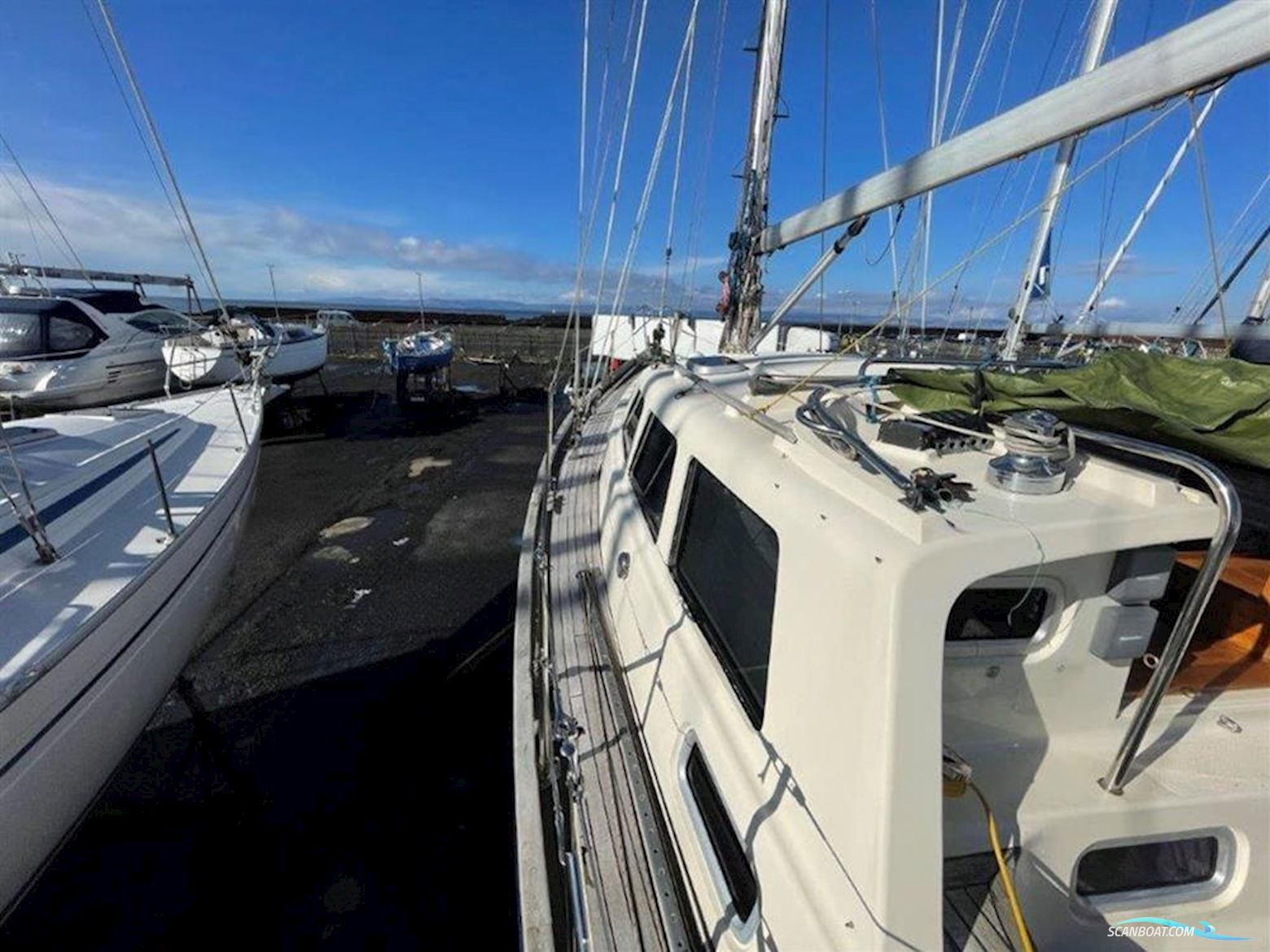 Vancouver 38 Pilot House