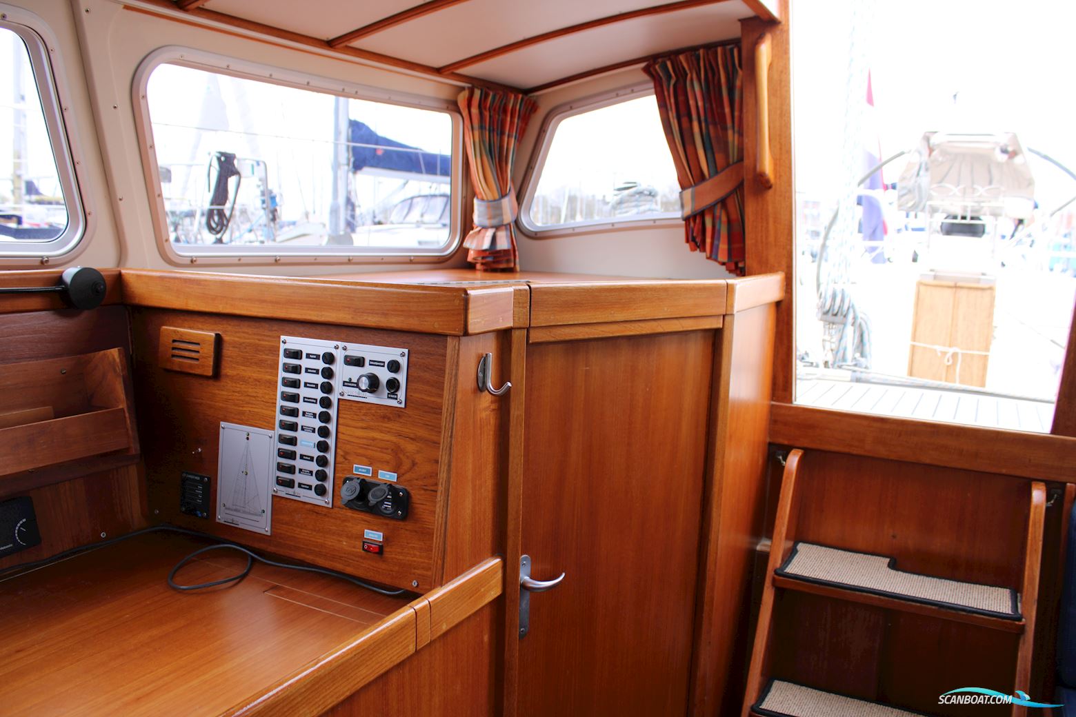 Victoire 1270 Decksaloon