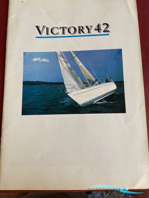Victory 42