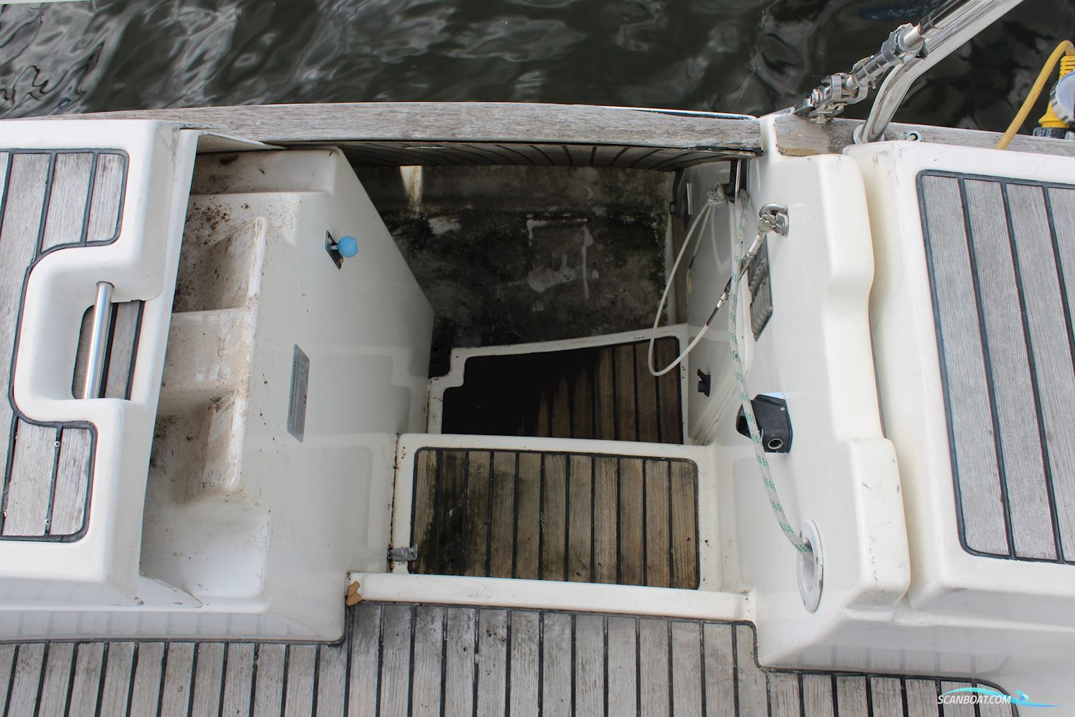 Wauquiez 40 Pilot Saloon