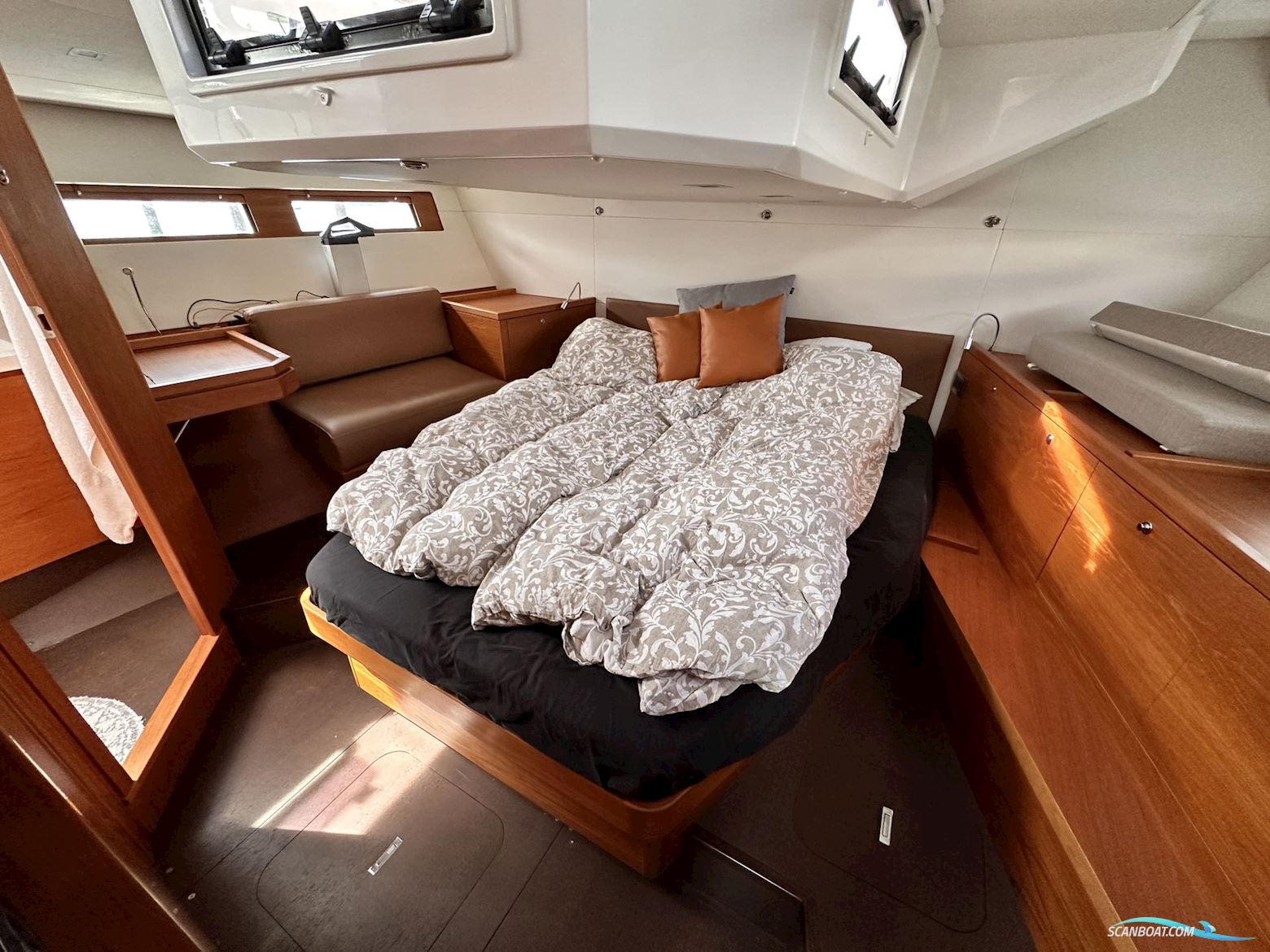 Wauquiez Pilot Saloon 48