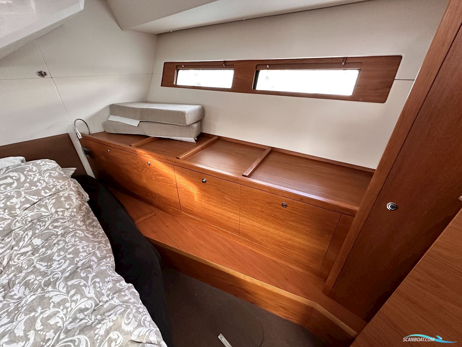 Wauquiez Pilot Saloon 48