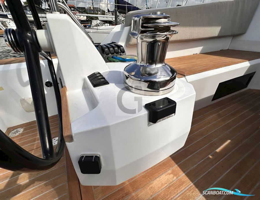 Wauquiez Pilot Saloon 48