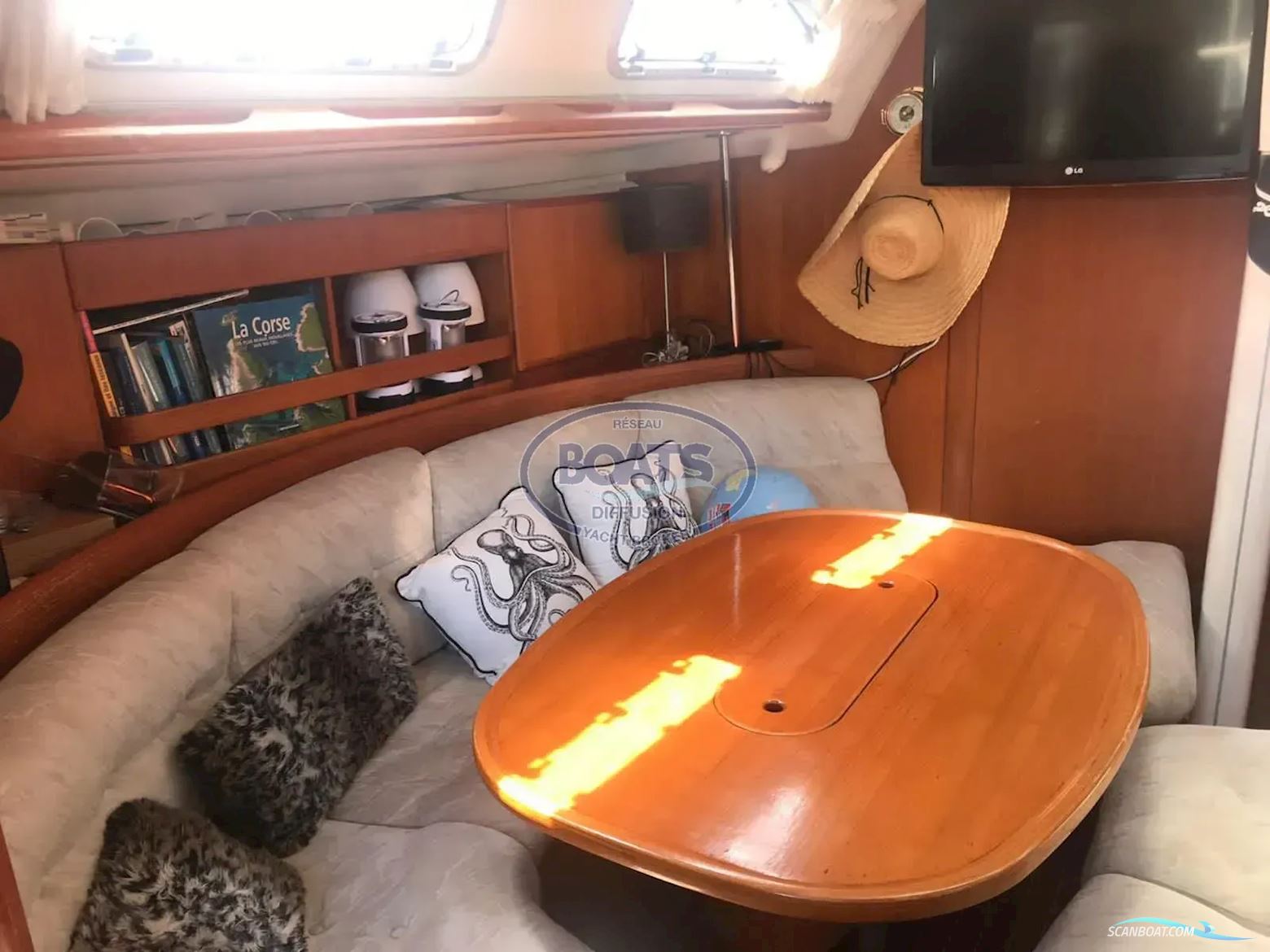 X-Yachts X 412